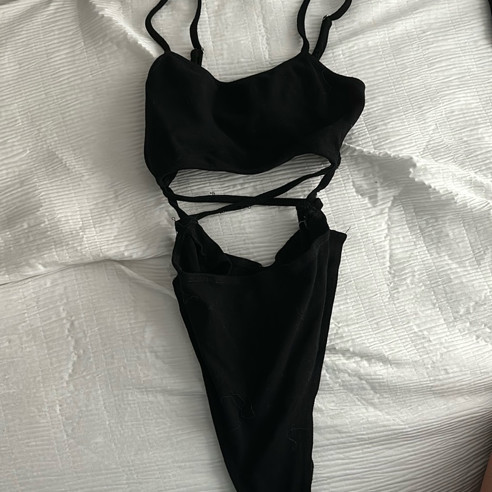 Adika cross over bodysuit